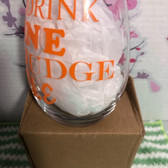 2-New-WINE GLASS1-WINOS Women in need of sanity & 1-LETSDrinkWineandJudgePeople - Picture 9 of 9